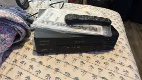 Vr9441sl01 Magnavox Vcr Vhs Hq 4-head Hi-fi Stereo Player Vr7262 With Remote