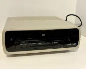 Vr9502at01 Magnavox Vtg Vhs Cassette Player Model For Part Repair