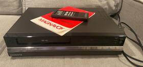 Magnavox Vr9525at01 Vcr Model Manual And Remote Included Untested For Parts