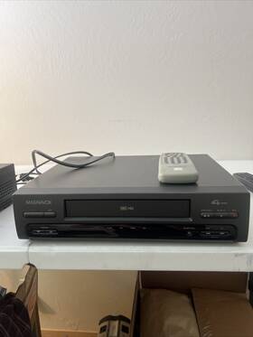 Magnavox Vr9740at01 Vr9230at01 4-head Osd Vcr Vhs Player With Remote For Repair/parts Only