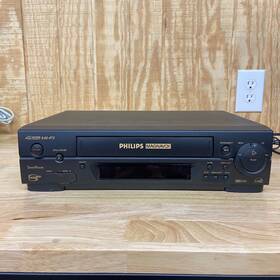 Magnavox Vra431at01 Philips 4 Head Vcr / No Remote Tested