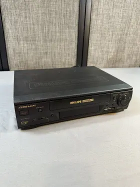 Vra651at01 Magnavox Philips Vcr Model Vhs Player/recorder-no Remote-tested Works