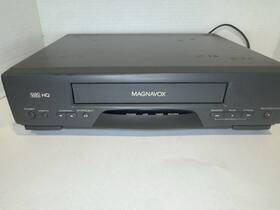 Magnavox Vrs320at02 Vhs Hq 2-head Vcr Tape Player Recorder