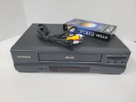 Vrt222at21 Magnavox Vcr Vhs Player - Recorder Tested And Working No Remote