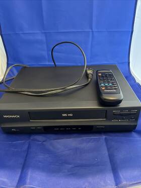 Magnavox Vrt242at21 Vcr Model With Remote Tested Works