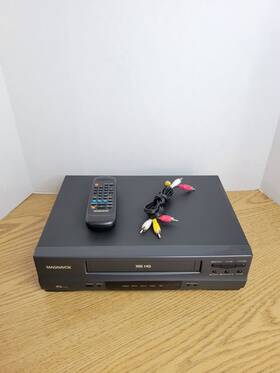 Magnavox Vrt242at22 Vhs Player Vcr Hq Recorder 4-head With Remote A/v Cables