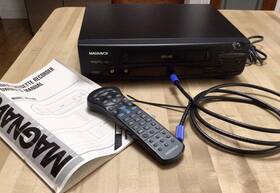 Magnavox Vrt442 Magnavok Video Cassette Recorder Model Remote Included