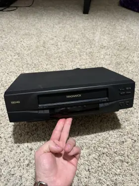 Vru222at21 Magnavox Video Cassette Recorder Tested Working Free Shipping