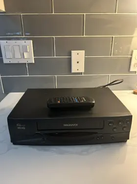 Vru340 Magnavox At21 Vcr Vhs Video Player Recorder 4-head With Remote