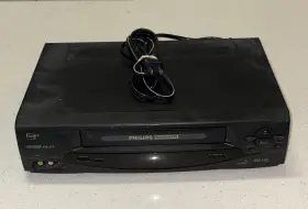 Vrz255at Magnavox Philips 4 Head Hi-fi Vcr / For Parts Only