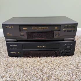 Magnavox Vt-mx423s Vcr Lot Or 2 Parts Repair Vhs 4 Head Recorder Hitachi