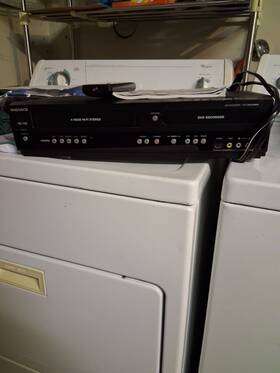 Magnavox Zvh27mg9 Digital Video Disc Recorder And Cassette With Remote
