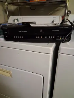 Zvh27mg9 Magnavox Digital Video Disc Recorder And Cassette With Remote