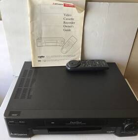 Mitsubishi Hs-u560 Vcr Vhs Player With Remote Non Working.for Parts Or Repair