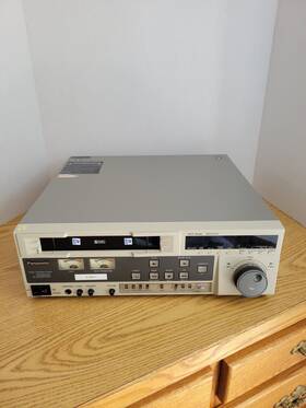 Panasonic Ag-ds540p S-vhs Vhs Video Cassette Recorder For Parts Not Working