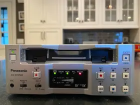 Ag-dv2500 Panasonic Ntsc Pal Minidv Mini Dv Vcr And Connectivity Kit