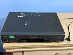 Nv-sd320 Panasonic Vhs Vcr Multi-system No Remote - Free Shipping