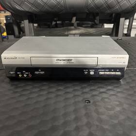 Panasonic Panasonic Nv-hv62-s Video Cassette Player/recorder Nv-hv62 - No Remote