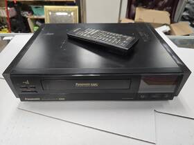 Panasonic Pav-4924 4 Head Hi Fi Vhs Vcr With Original Remote Powers Untested