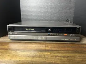 Pv-1366-k Panasonic Vintage Pv-1366 Vhs Vcr Mcm 80s Aesthetic Not Working Metal Retro