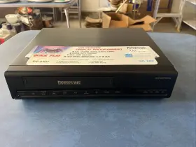 Pv-2101 Panasonic Omnivision Video Cassette Recorder Model With Remote