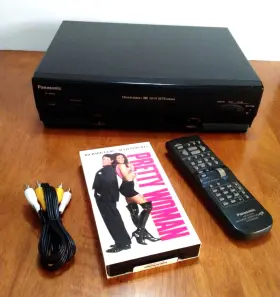 Pv-4555s Panasonic 4 Head Vcr Player Recorder With Remote And Av Cables Free Movie