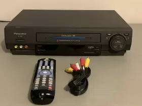 Pv-4564 Panasonic Vcr Vhs Player Recorder Hi-fi 4 Head Remote Cables Clean Working