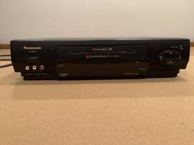 Panasonic Pv-4565s Vhs 4-head Video Cassette Player