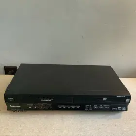 Pv-d4745 Panasonic Pv-4745 Vhs Dvd Combo Vcr Player Recorder No Remote Tested Working