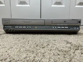 Pv-d4745s Panasonic Pv-4745s Vcr And Dvd Combo Hi-fi 4-head No Remote Control Tested Works Pv-d4745s Panasonic Pv-4745s Vcr And Dvd Combo Hi-fi 4-head No Remote Control Tested Works