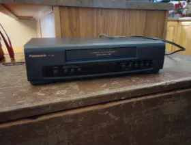 Pv-7435 Panasonic Blue Line For Parts/not Working Read Description