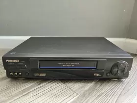 Pv-9662 Panasonic Omnivision Vcr Plus Vhs Player 4 Head Hi-fi Stereo No Remote