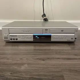Pv-d4754s Panasonic Vcr Dvd Vhs Combo Player 4 Head No Remote Tested Works
