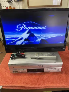 Pv-d4761 Panasonic Vcr Plus Silver - Dvd /vcr Player Combo- With Remote Tested