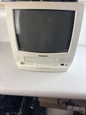 Pv-m1357 Panasonic 13 Inch Crt Tv Vhs Combo. No Remote