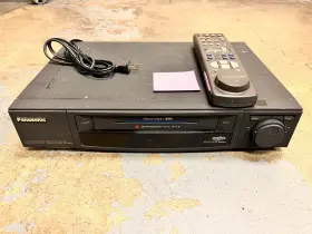 Pv-s4480 Panasonic Svhs Vcr With Remote -for Parts