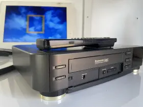 Pv-v4114 Panasonic 4 Head Omnivision Vcr Vhs Player With Remote - Tested And Working