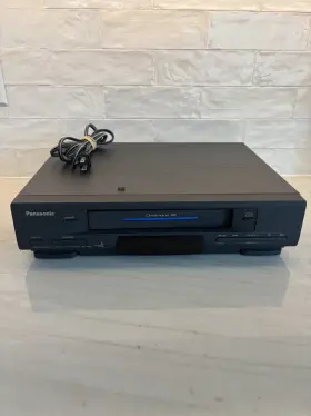 Pv-v4301 Panasonic 4-head Hi-fi Stereo Omnivision Vhs Vcr Parts Only