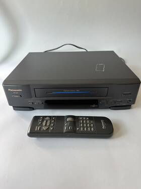 Panasonic Pv-v4501 Vcr Blue Line -for Parts And Repair - Powers On As Is