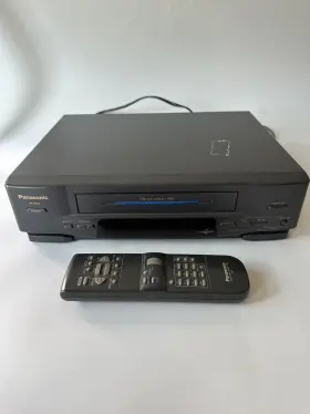 Pv-v4501 Panasonic Vcr Blue Line -for Parts And Repair - Powers On As Is Pv-v4501 Panasonic Vcr Blue Line -for Parts And Repair - Powers On As Is