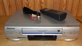 Panasonic Pv-v4524 Hi Fi Vhs Vcr With Remote A/v Cables And Hdmi Adapter