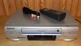 Pv-v4524 Panasonic Hi Fi Vhs Vcr With Remote A/v Cables And Hdmi Adapter
