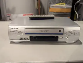 Pv-v4524s-k Panasonic Vcr 4 Head Hifi Vhs Player Blue Line With Remote
