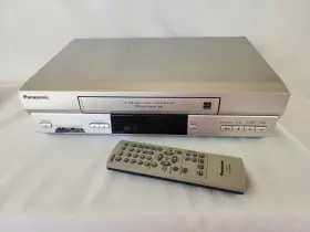 Pv-v4525 Panasonic Vhs 4 Head Omnivision Vcr With Remote All Work Well