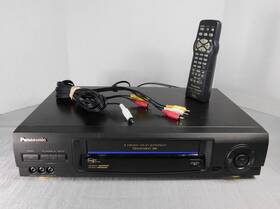 Panasonic Pv-v4620 Vcr Vhs Player Video Cassette Recorder With Remote