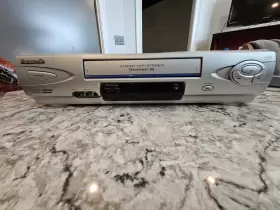 Pv-v4623s Panasonic Silver 4head Vcr Vhs Player Recorder Tested Work No Remote Pv-v4623s Panasonic Silver 4head Vcr Vhs Player Recorder Tested Work No Remote
