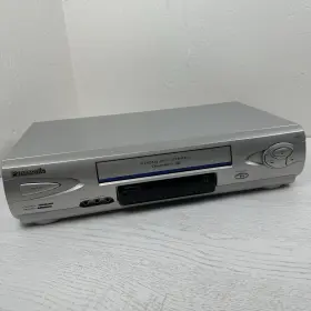 Pv-v4623s Panasonic Pv-v463s 4-head Omnivision Hifi Vhs Vcr Silver No Remote Tested Works