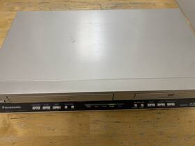 Panasonic Pv-v4745s Vhs Omnivision Dvd Combo Player Works Great Av Cables Includ