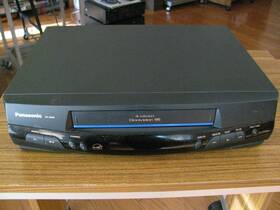 Panasonic Pv-v8400 Video Cassette Recorder Great Working Condition No Remote