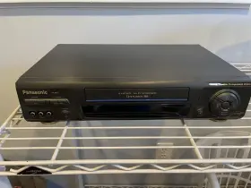 Pv-v8661 Panasonic Omnivision 4 Head Blue Line Vhs Vcr